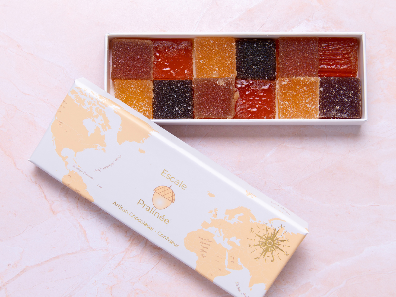 Coffret 22 pâtes de fruit et 4 chocolats pralinés