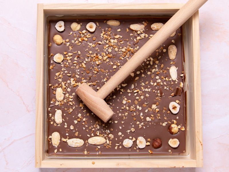 Chocolat à casser, pralinés et pâtes de fruit