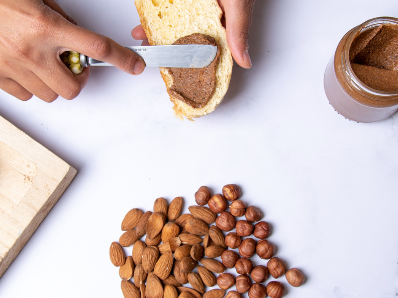 Chocolat à casser, pralinés et pâtes de fruit