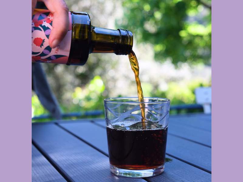 Coffret de 4 canettes de Cold Brew (25cl), de 2 bouteilles de Cold Brew (25cl) et 2 paquets de café de 250grs.