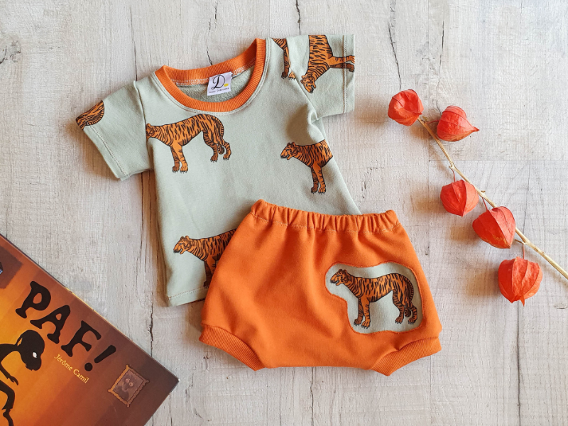 Ensemble bébé tee-shirt et short imprimé 
