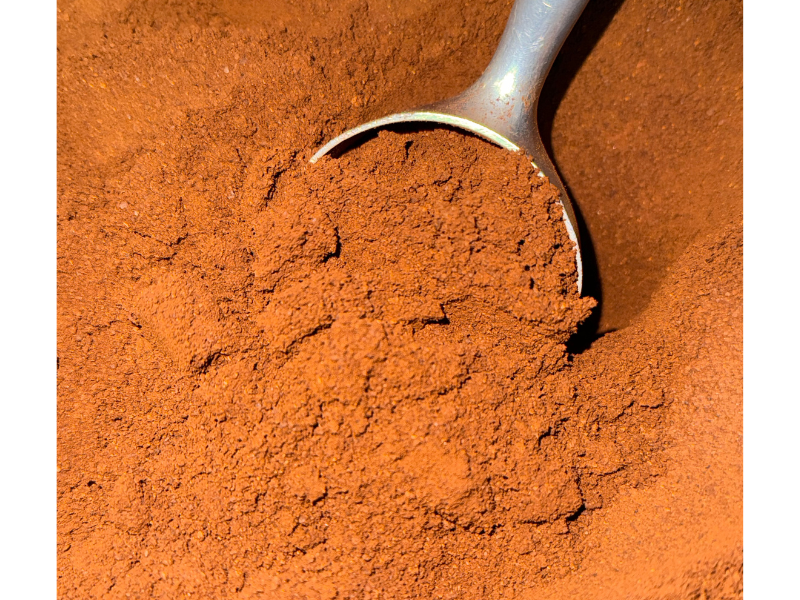 Assortiment de pâtes à tartiner, thé et café, tartineur