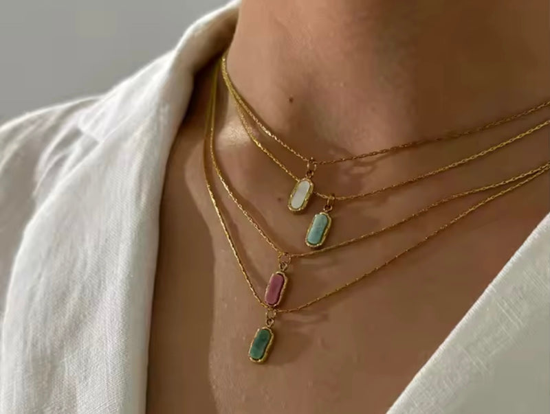 Collier minimaliste + pendentif en pierre naturelle