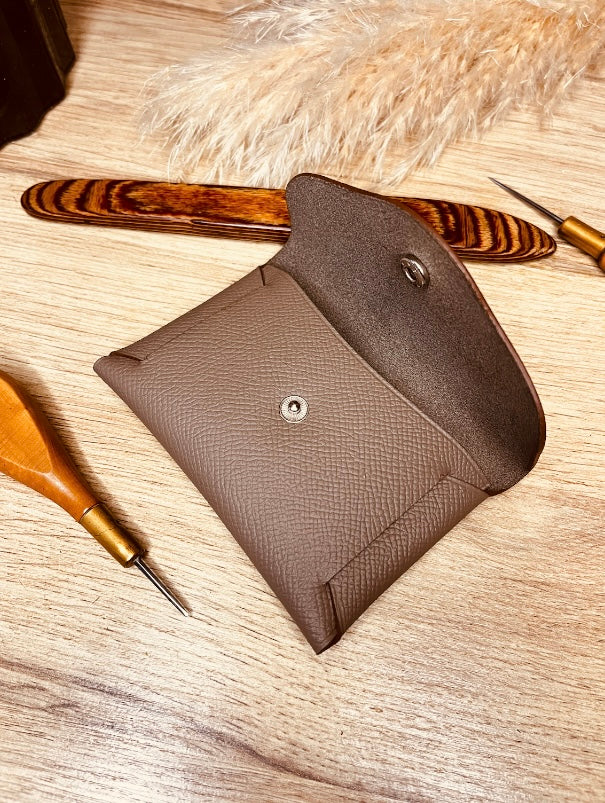 1 POCHETTE  EN CUIR