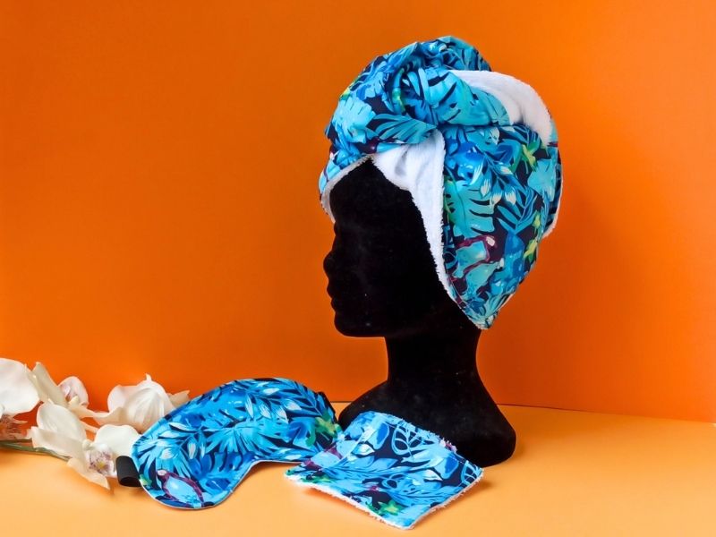 Coffret beauté : Serviette turban pour cheveux, masque de nuit et lingettes