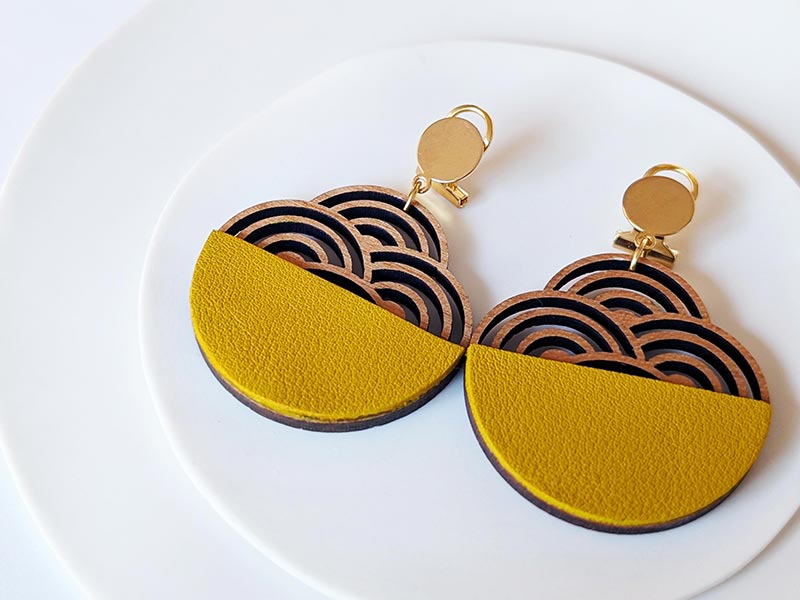 Boucles d'oreilles KUMO en bois et cuir