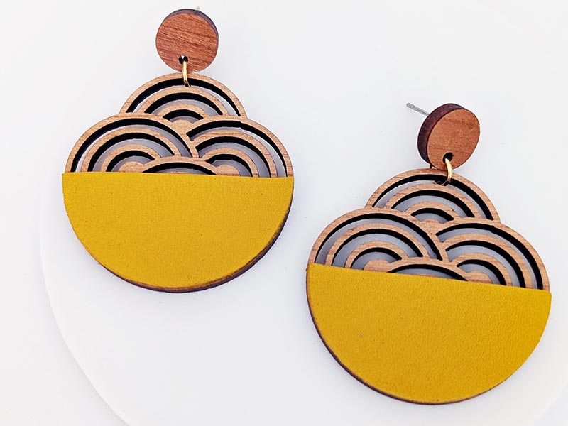 Boucles d'oreilles KUMO en bois et cuir