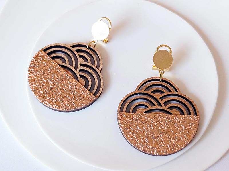 Boucles d'oreilles KUMO en bois et cuir