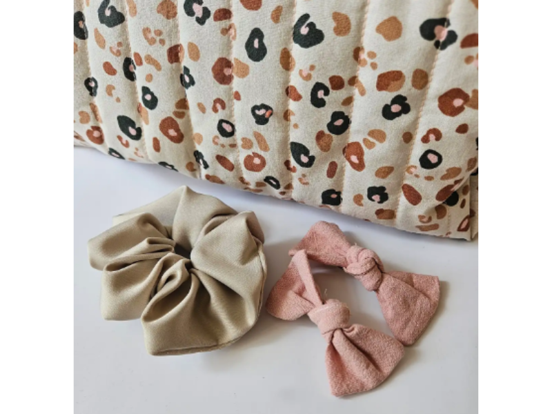 Trousse pour seche cheveux et accessoires coiffure