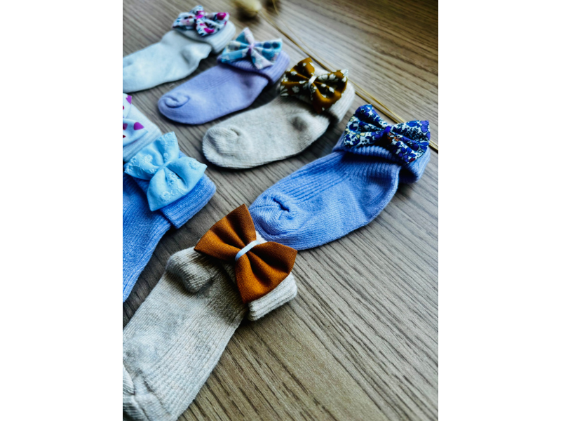 Box 4 saisons : Paire de chaussette noeud pour bébé