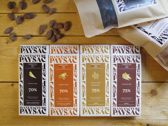 Coffret de 8 tablettes de chocolat fin, pistoles et poudre de cacao