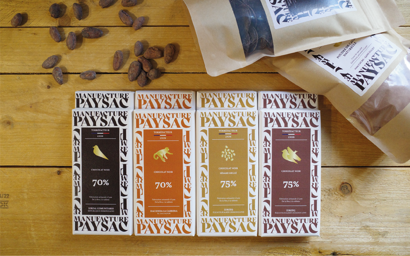 Coffret de 8 tablettes de chocolat fin, pistoles et poudre de cacao
