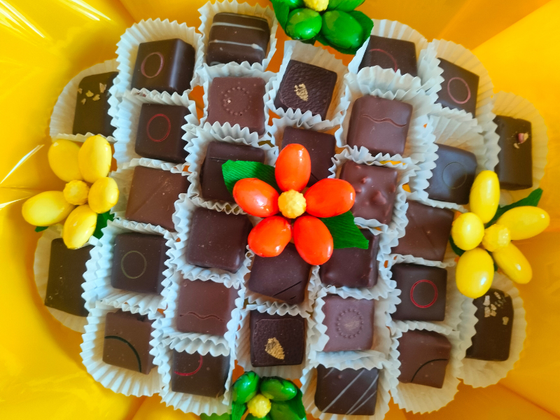 Bouquet de Chocolats et Marguerites en Dragées