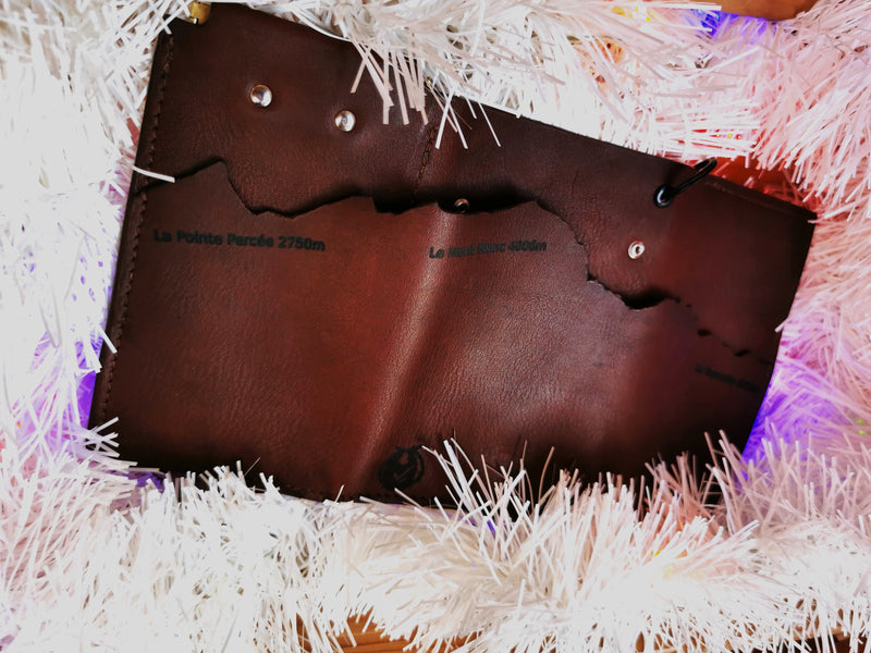 PORTEFEUILLE TRIFOLD MONTAGNE - 8 CB