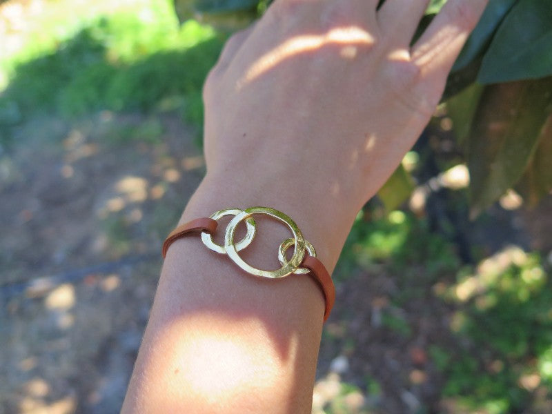 Bracelet cuir femme, rouge et marron Bracelet cuir femme, rouge et marron