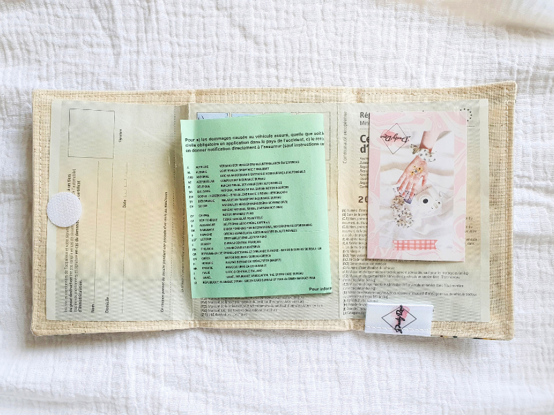 Coffret pochette à carte Grise et Porte-Clé