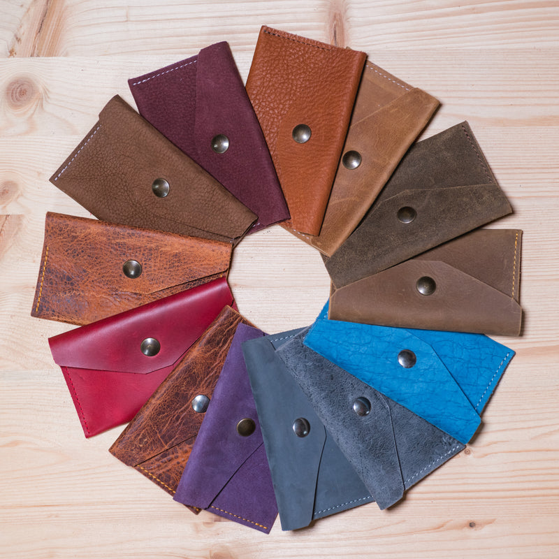 Porte-cartes et porte-clés en cuir