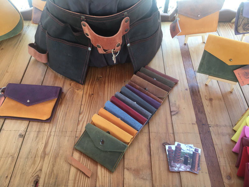 Porte-cartes et porte-clés en cuir