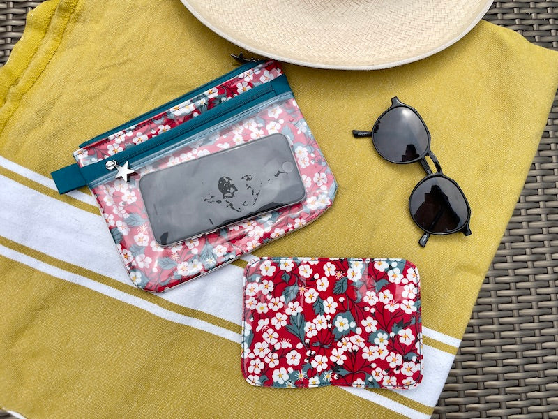 Trousse tactile smartphone et porte carte assortis