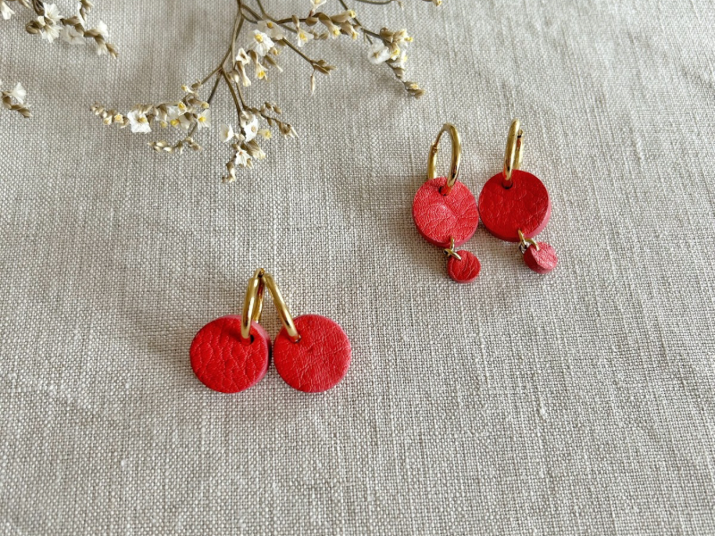 Créoles et double pastilles en cuir