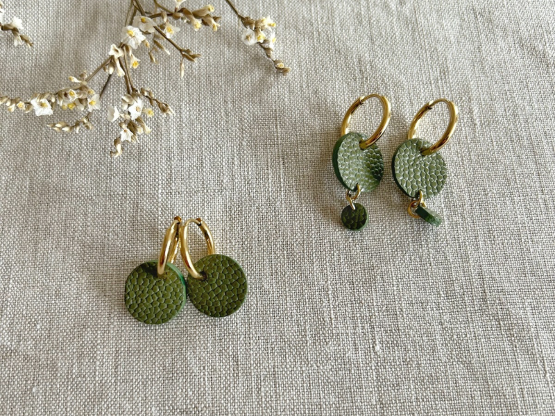 Créoles et double pastilles en cuir