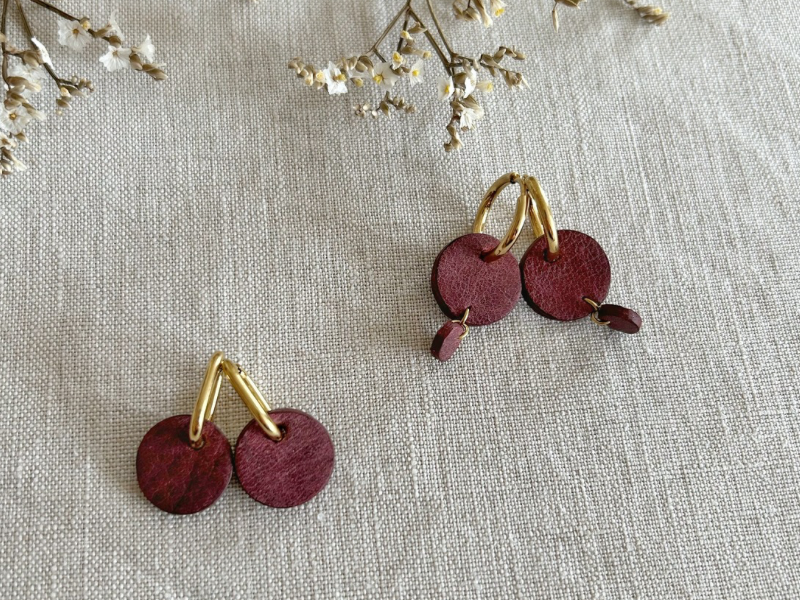 Créoles et double pastilles en cuir