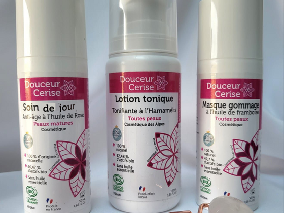 Routine complète visage Femme : Soin de jour, Masque/Gommage, Lotion tonique et Rouleau de quartz rose