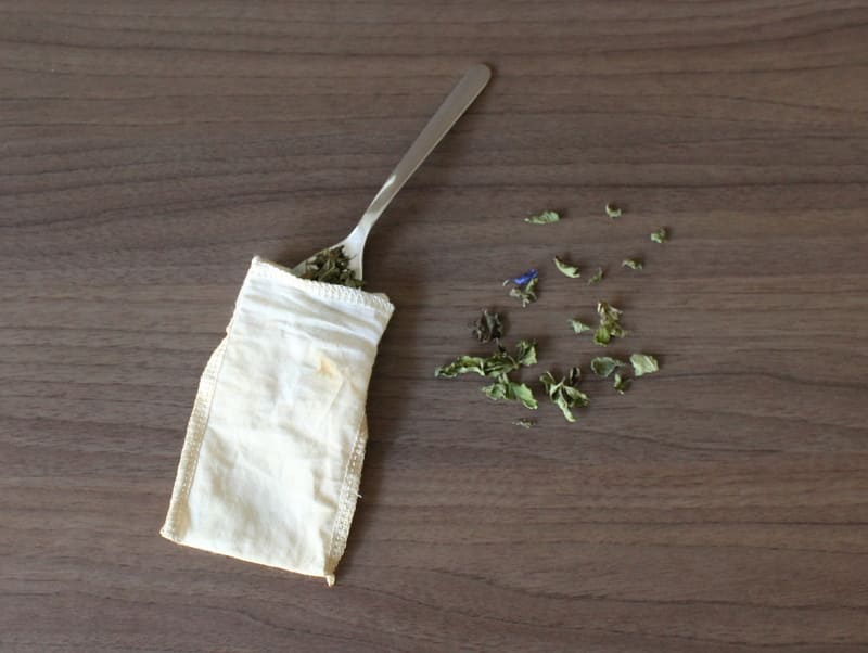 3 Sachets thé ou 2 filtres à café + 3 charlottes couvre plat