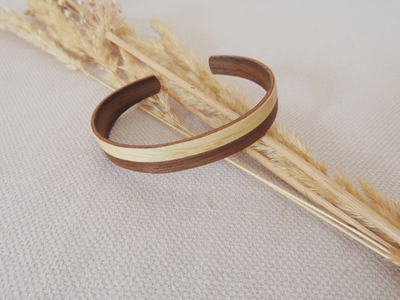 Bracelet manchette et boucles d'oreilles en marqueterie bois