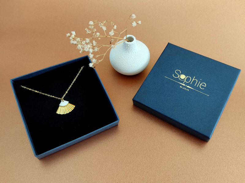 Collier pendentif éventail La Mystérieuse