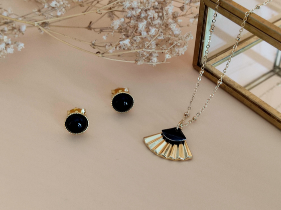 Parure 1 collier pendentif et 1 paire de boucles d'oreilles en nacre ou agate