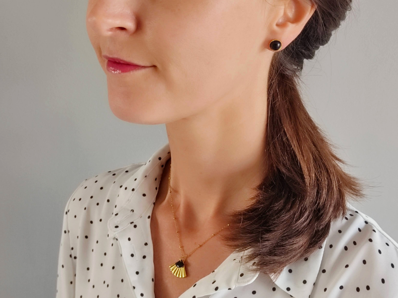 Parure 1 collier pendentif et 1 paire de boucles d'oreilles en nacre ou agate