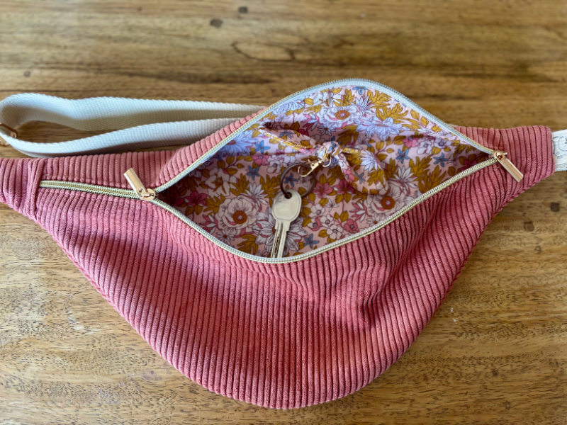 Grand sac banane en velours & son porte-clé nœud