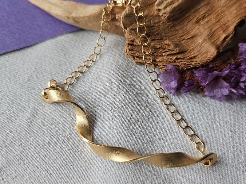 Bracelet torsade sur chaine
