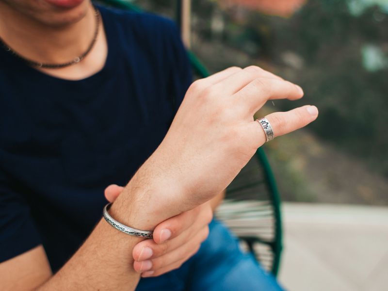 Bracelet Jonc Ethnique en Argent Massif