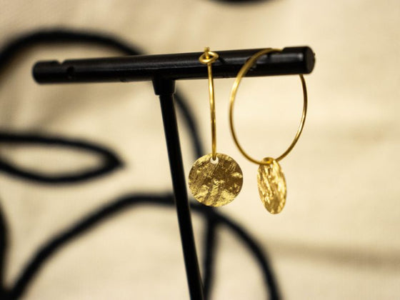 Boucles oreilles petites créoles et breloque effet scintillant