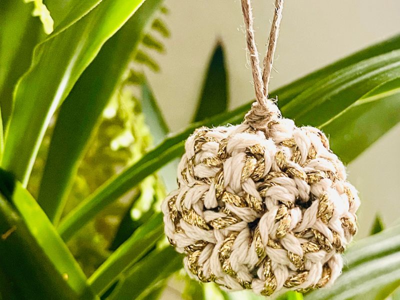 1 box de 5 décorations de Noël