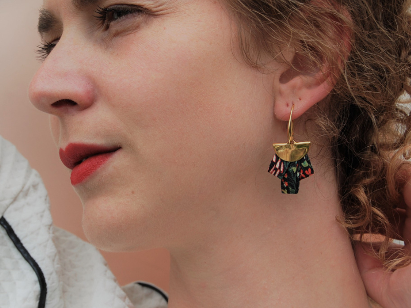 Boucles d'oreilles en soie et laiton doré or 24k plusieurs coloris