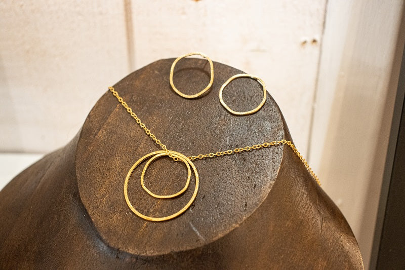 Parure collier et clou d'oreille cercles irréguliers texturés