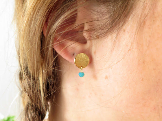 Boucles d’oreilles pastille or et perle de verre