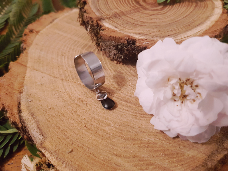 Bague et boucles d'oreilles asymétriques