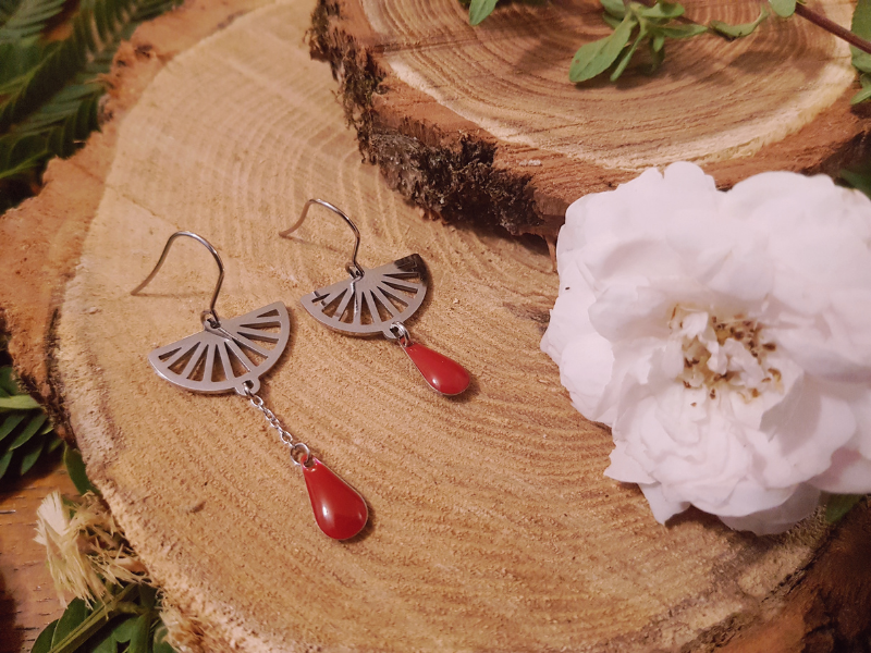 Bague et boucles d'oreilles asymétriques