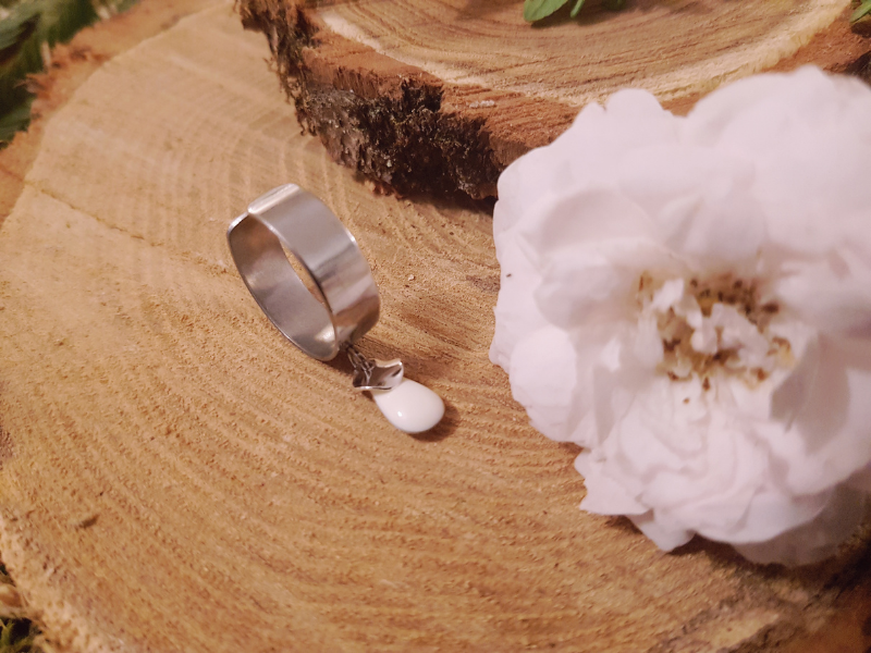 Bague et boucles d'oreilles asymétriques