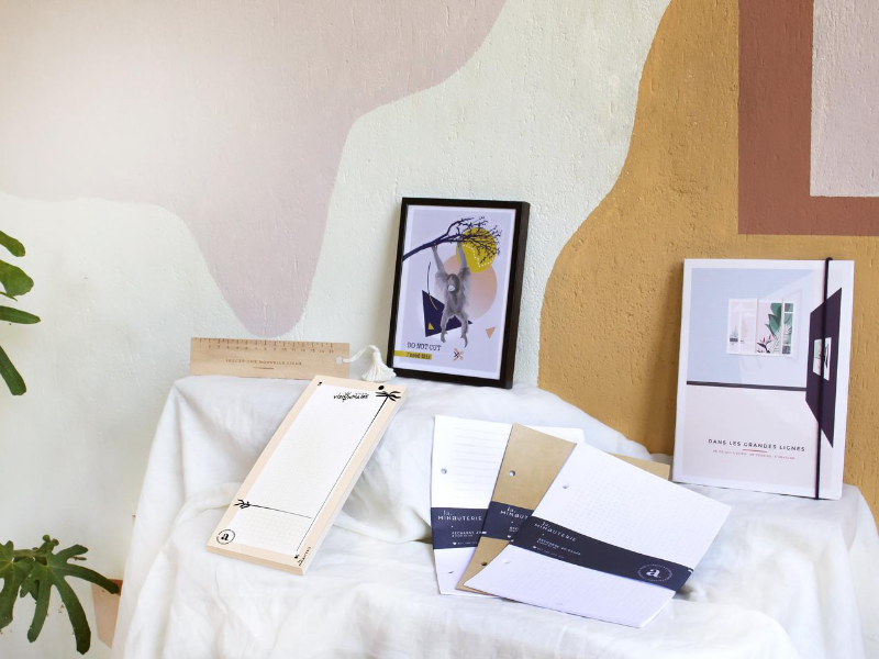 Carnet, règle, bloc note et affichette design