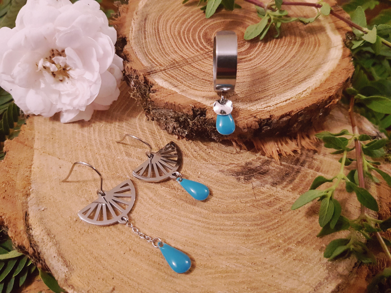 Bague et boucles d'oreilles asymétriques