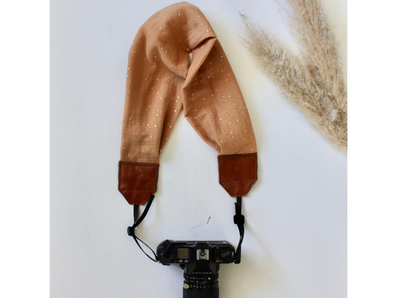 Sangle pour appareil photo et pochette en cuir