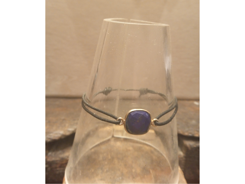 Bracelet cuir orné d'un lapis lazuli