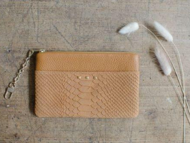 Pochette zippée en cuir fait-main