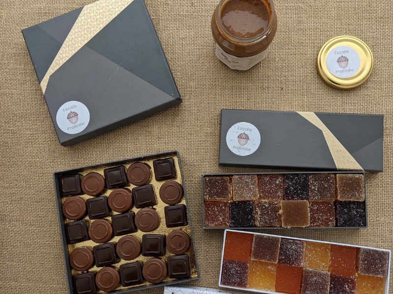 Coffret de délices pralinés et pâtes de fruits