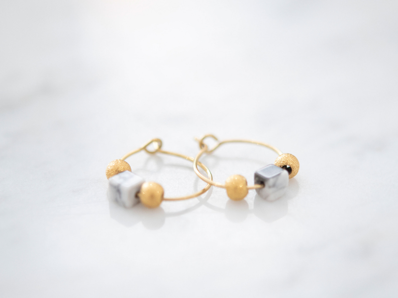 Pochette enveloppe et mini créoles